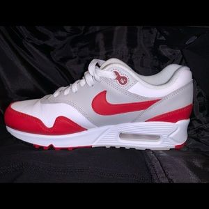 Women’s Nike air max 90/1, size 6.5, red and white